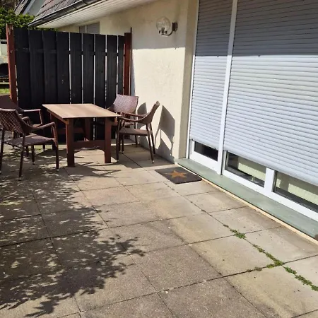 Haus Seerose Διαμέρισμα Lalendorf